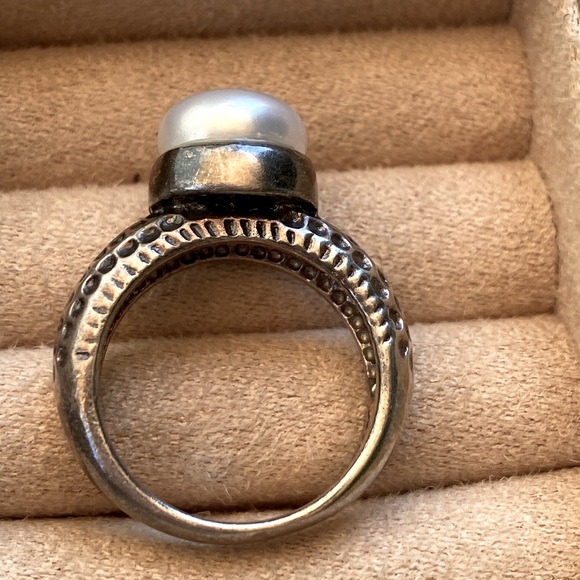 Hammered Sterling Silver Pearl bezel Ring - Picture 3 of 7